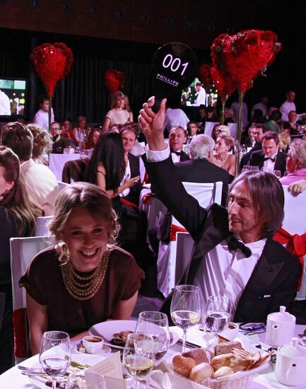 Natalya Vodyanova's Warm Reception charity evening