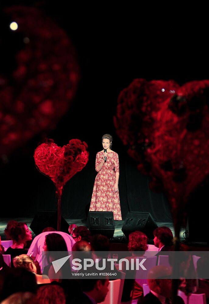 Natalya Vodyanova's Warm Reception charity evening