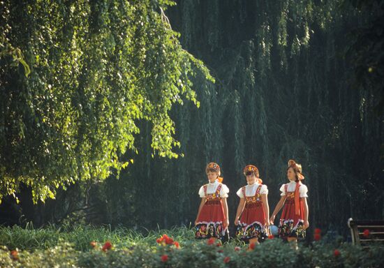 Donetsk girls in national costumes