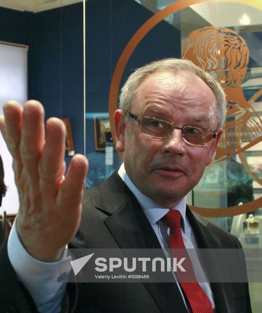 "Two Emperors" exhibition opens in Moscow