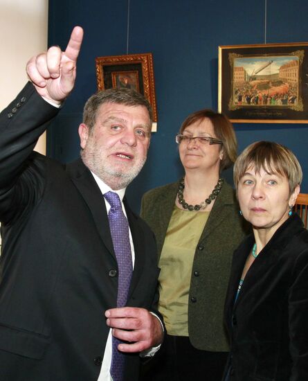 "Two Emperors" exhibition opens in Moscow