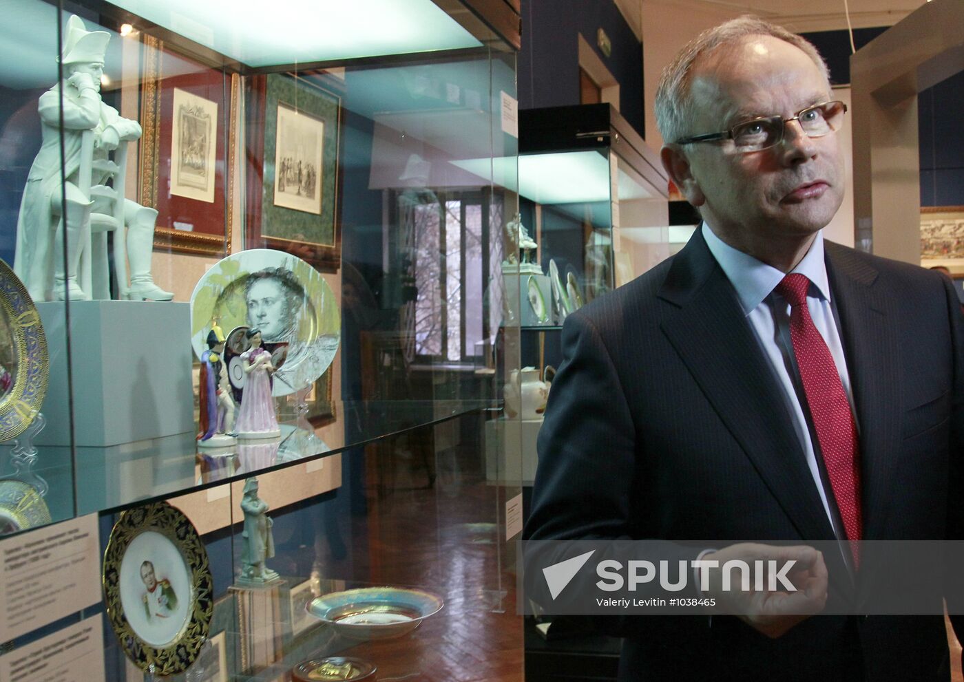 "Two Emperors" exhibition opens in Moscow