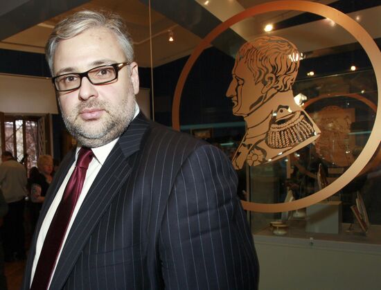 "Two Emperors" exhibition opens in Moscow