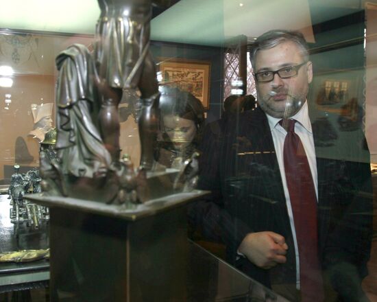 "Two Emperors" exhibition opens in Moscow