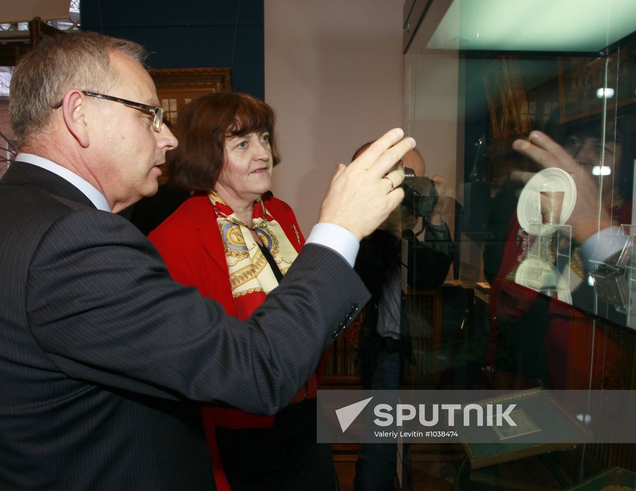 "Two Emperors" exhibition opens in Moscow