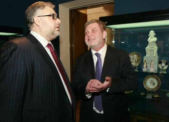 "Two Emperors" exhibition opens in Moscow