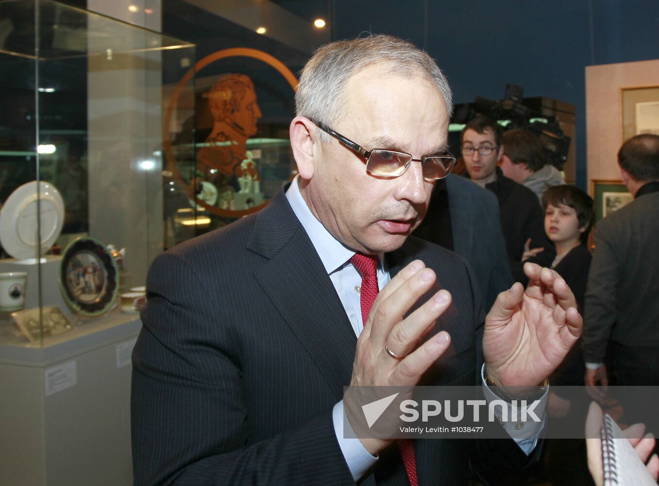 "Two Emperors" exhibition opens in Moscow