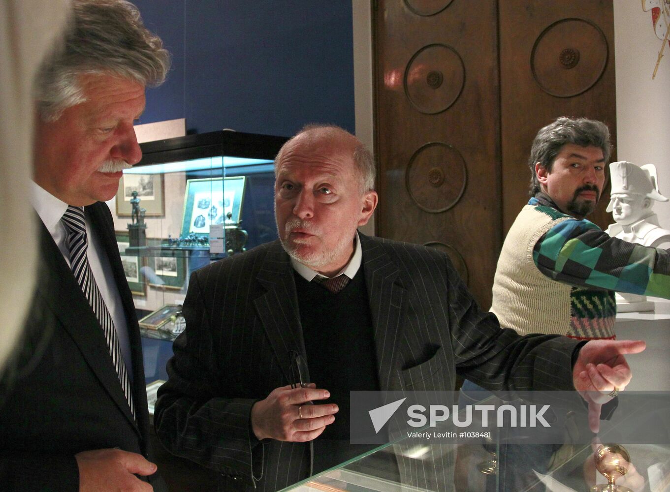 "Two Emperors" exhibition opens in Moscow