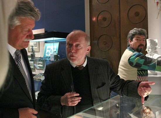 "Two Emperors" exhibition opens in Moscow