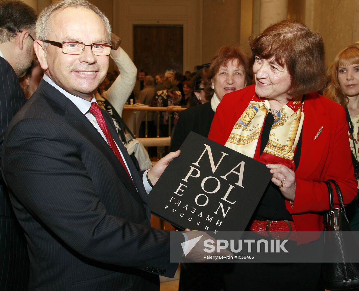 "Two Emperors" exhibition opens in Moscow