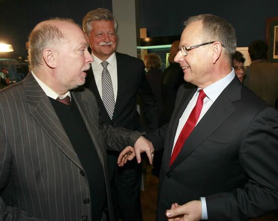 "Two Emperors" exhibition opens in Moscow