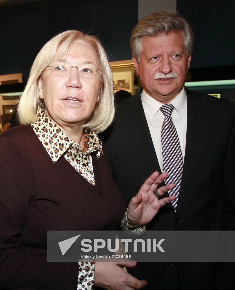 "Two Emperors" exhibition opens in Moscow