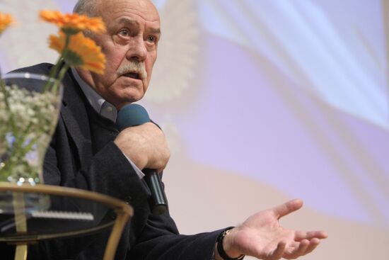 Stanislav Govorukhin meets with voters