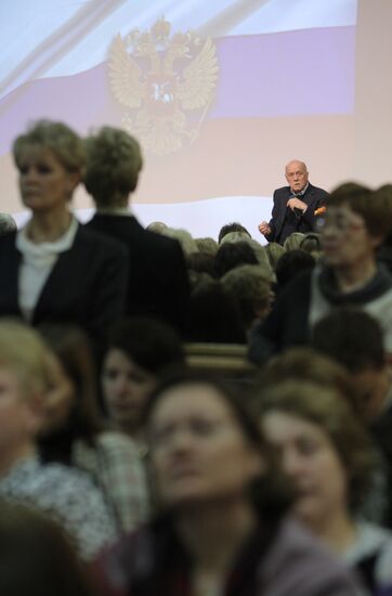 Stanislav Govorukhin meets with voters in Western District