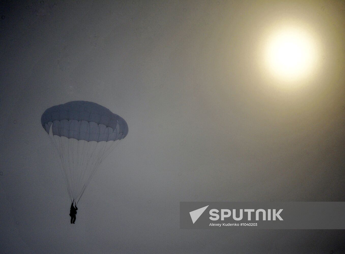 Exercises of 106th guards division paratroopers in Tula region
