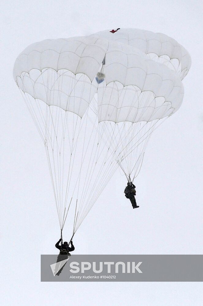 Exercises of 106th guards division paratroopers in Tula Region