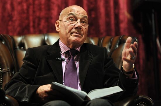 Dewar's Readings with Vladimir Pozner