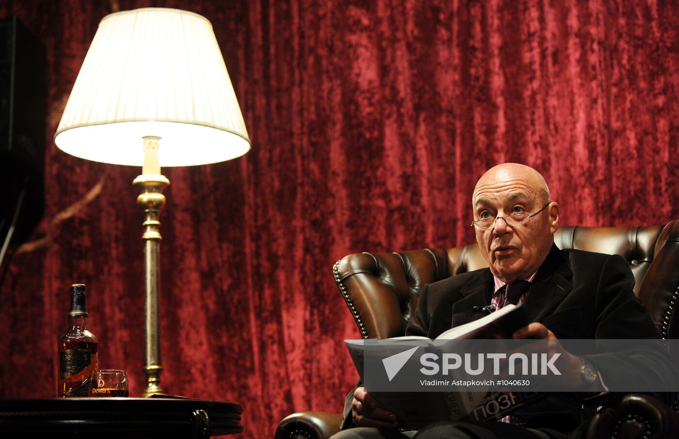 Dewar's Readings with Vladimir Pozner
