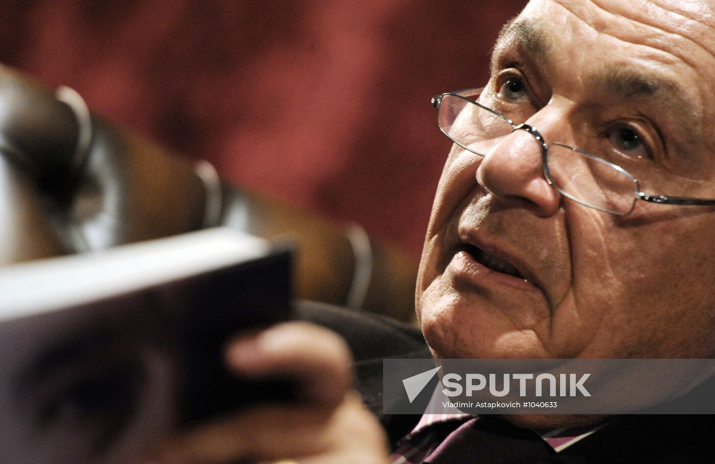 Dewar's Readings with Vladimir Pozner