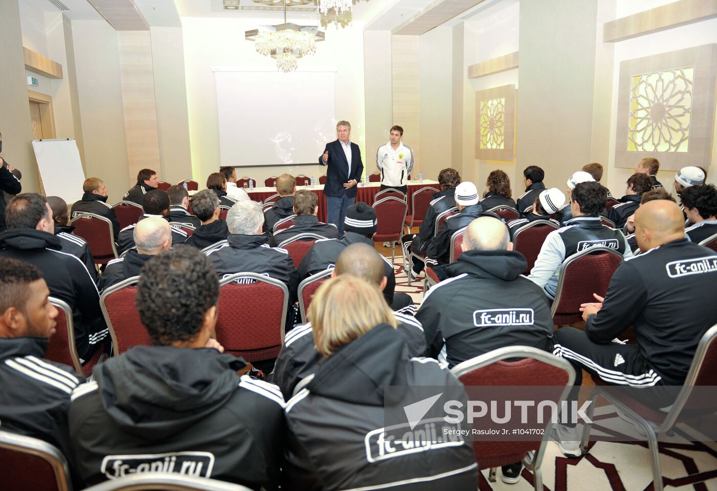 Introduction of new coach Guus Hiddink to Anji players