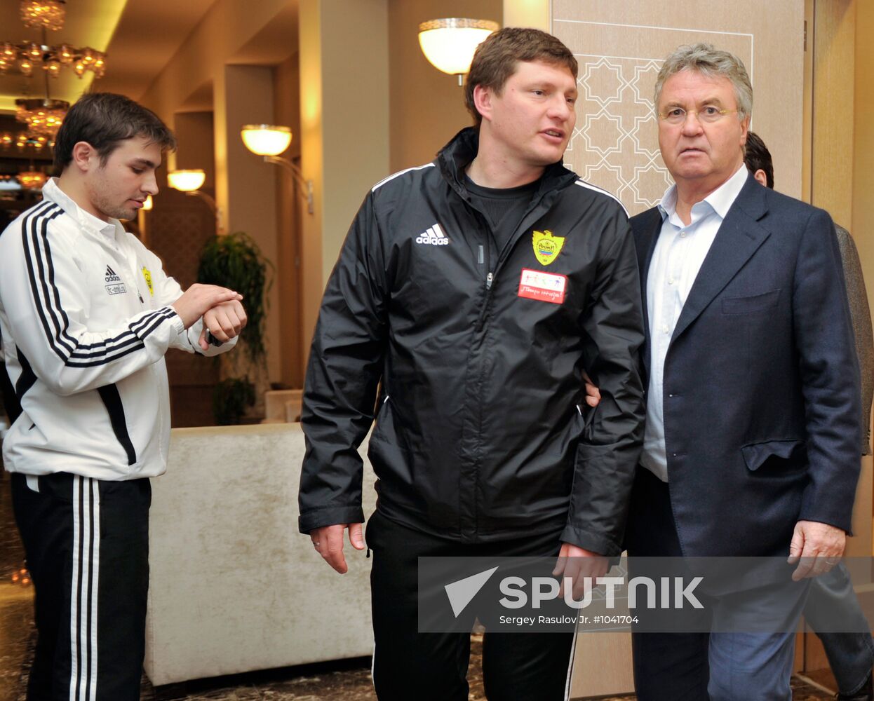 Introduction of new coach Guus Hiddink to Anji players