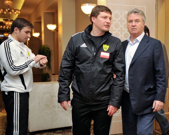 Introduction of new coach Guus Hiddink to Anji players