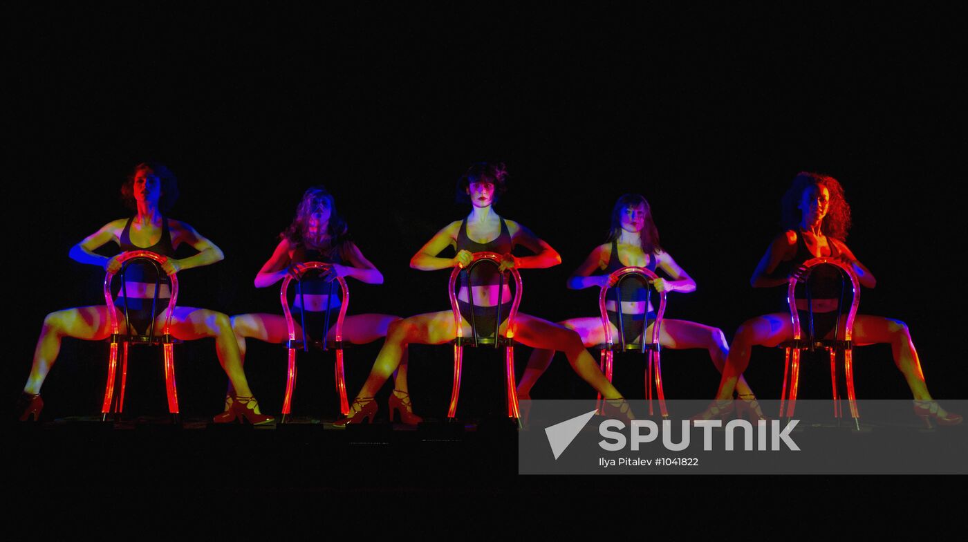 Le Crazy Horse Paris cabaret's show "Forever Crazy-2"