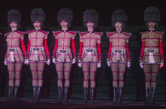 Le Crazy Horse Paris cabaret's show "Forever Crazy-2"