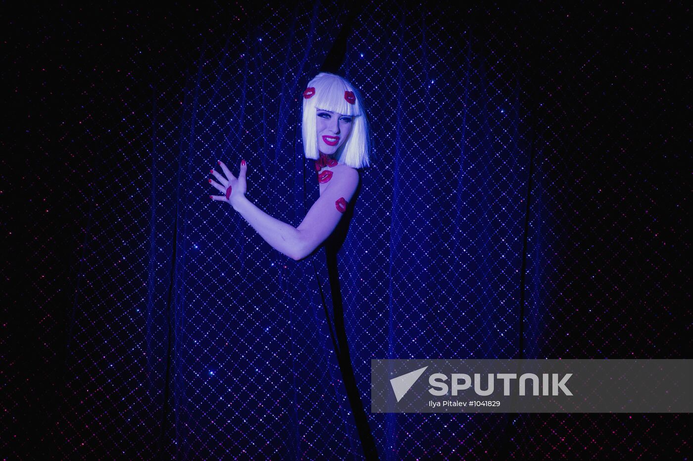 Le Crazy Horse Paris cabaret's show "Forever Crazy-2"