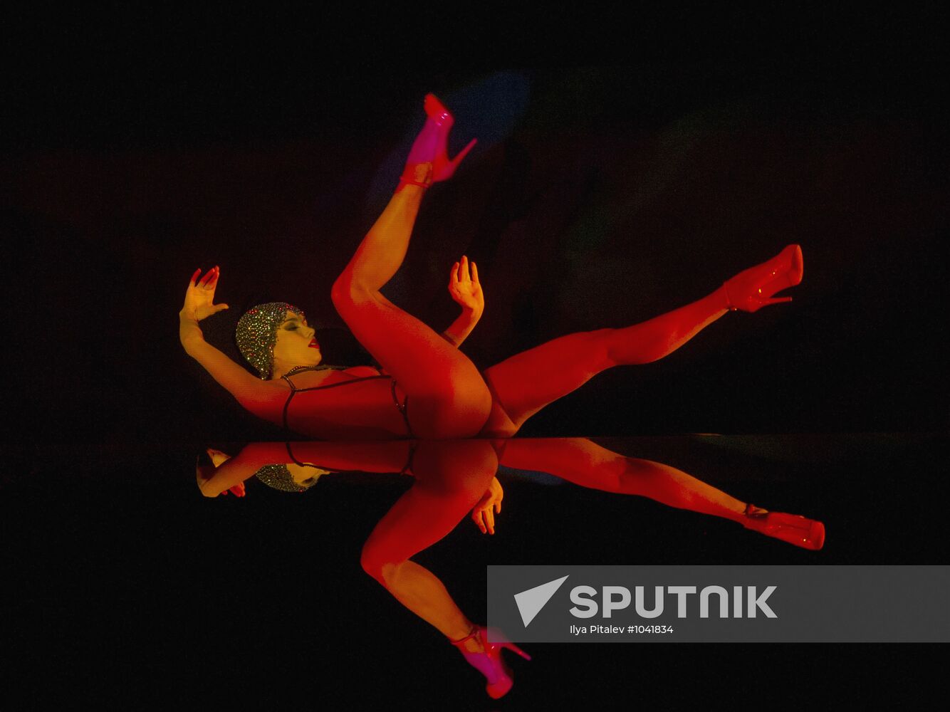 Le Crazy Horse Paris cabaret's show "Forever Crazy-2"