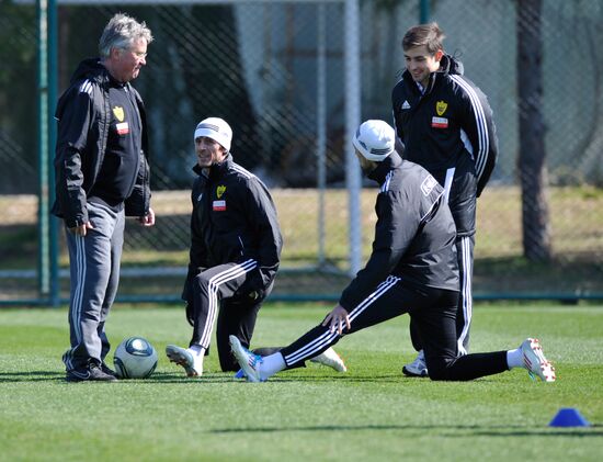 Guus Hiddink holds first training as Anji head coach