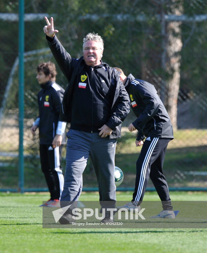 Guus Hiddink holds first training as Anji head coach