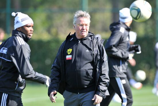Guus Hiddink holds first training as Anji head coach
