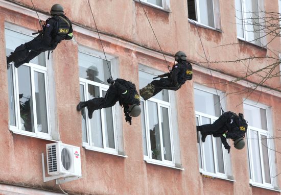 Police and security service officers' counter-terrorist training