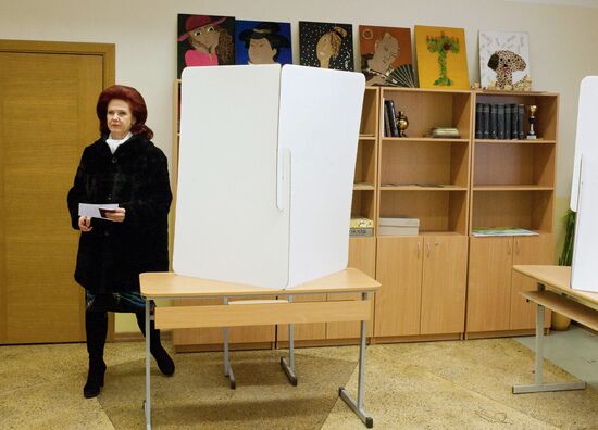 Latvian referendum on Russian language's status