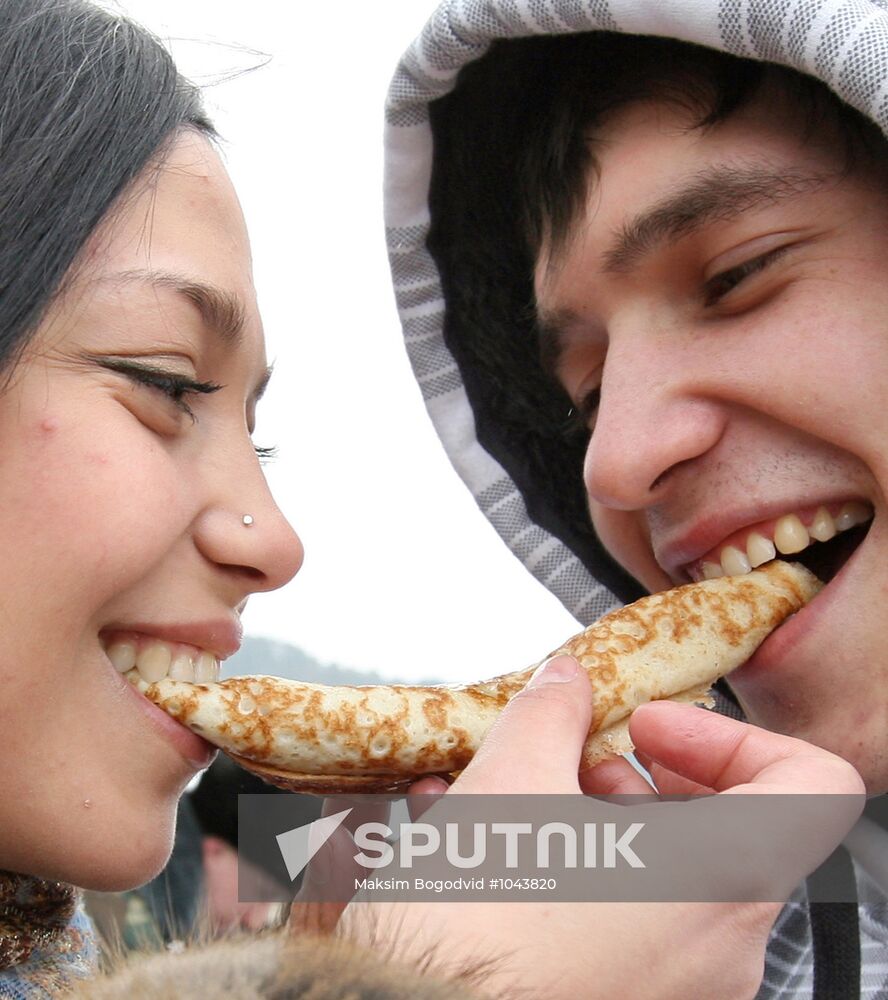 Maslenitsa festival in forested area of Lebyazhye lake in Kazan