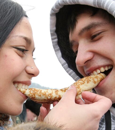 Maslenitsa festival in forested area of Lebyazhye lake in Kazan