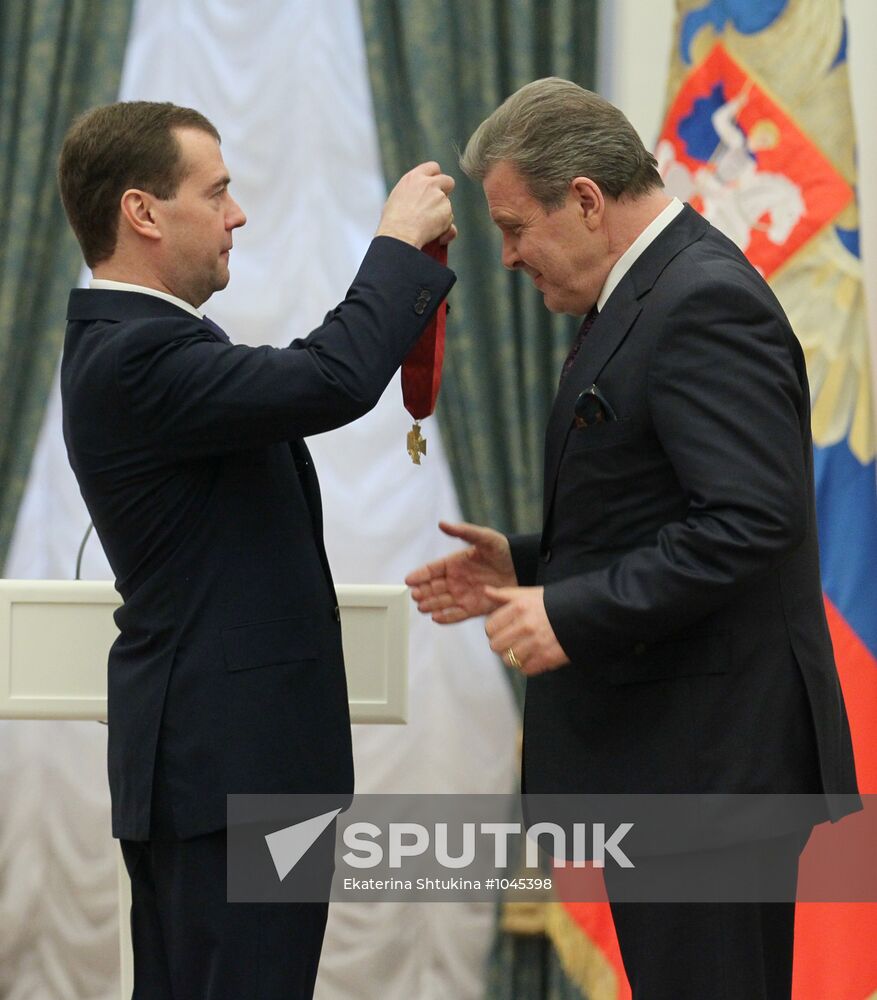 Dmitry Medvedev presents state awards in Kremlin