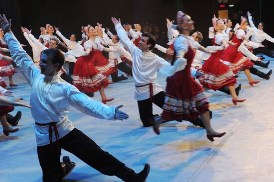 Moiseyev Folk Dance Ensemble gives anniversary performance