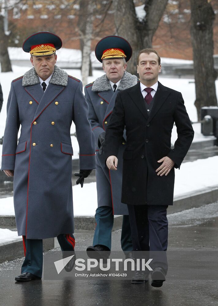 Dmitry Medvedev at Tomb of the Unknown Soldier on February 23