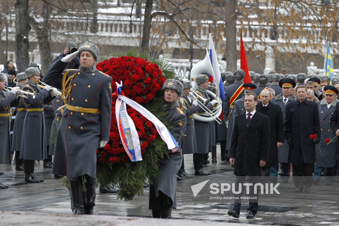 Dmitry Medvedev at Tomb of the Unknown Soldier on February 23