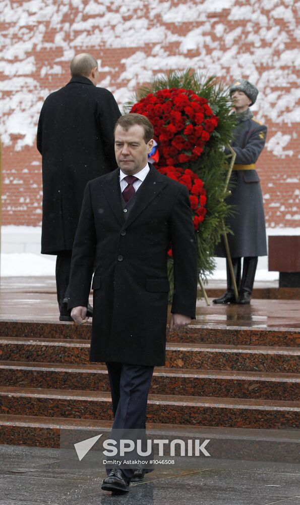 Dmitry Medvedev at Tomb of the Unknown Soldier on February 23