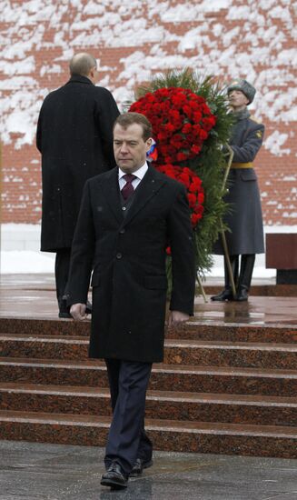 Dmitry Medvedev at Tomb of the Unknown Soldier on February 23