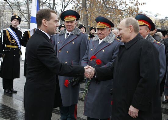 Dmitry Medvedev at Tomb of the Unknown Soldier on February 23