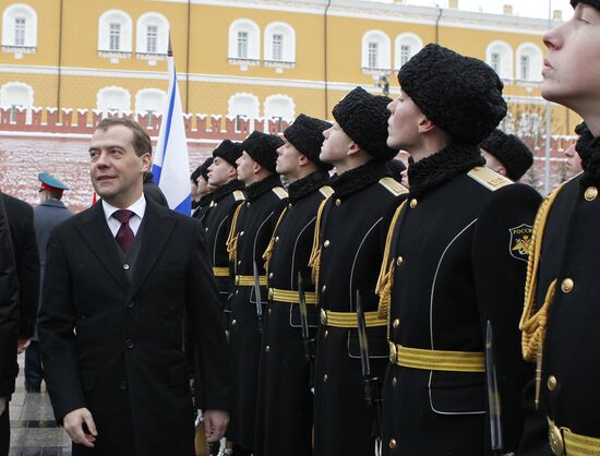 Dmitry Medvedev at Tomb of the Unknown Soldier on February 23