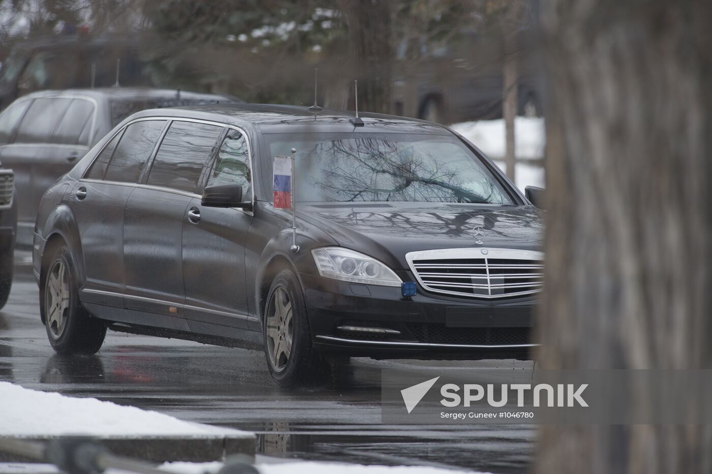 Dmitry Medvedev at Tomb of the Unknown Soldier on February 23