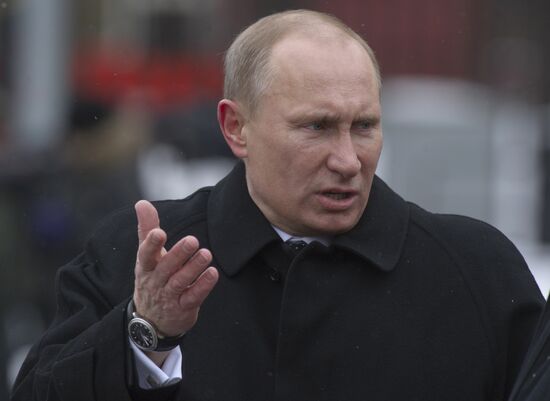 Vladimir Putin at the Tomb of the Unknown Soldier