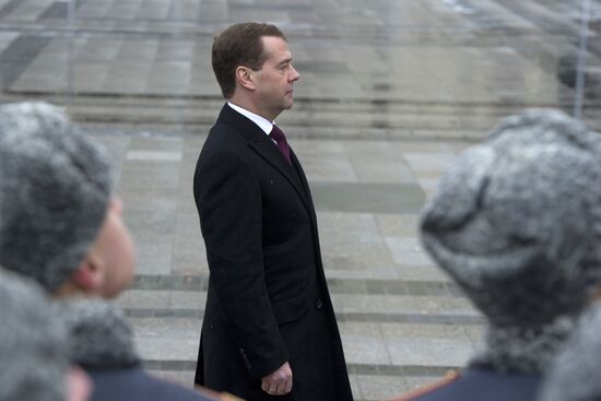 Dmitry Medvedev at Tomb of the Unknown Soldier on February 23