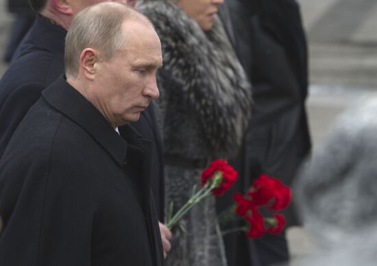 Vladimir Putin at the Tomb of the Unknown Soldier