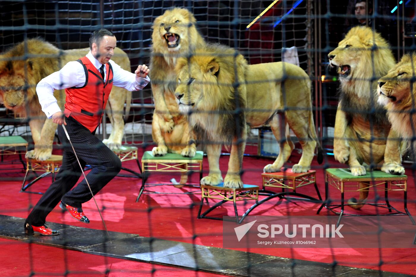 Old Moscow Circus on Tsvetnoy Boulevard presents new show